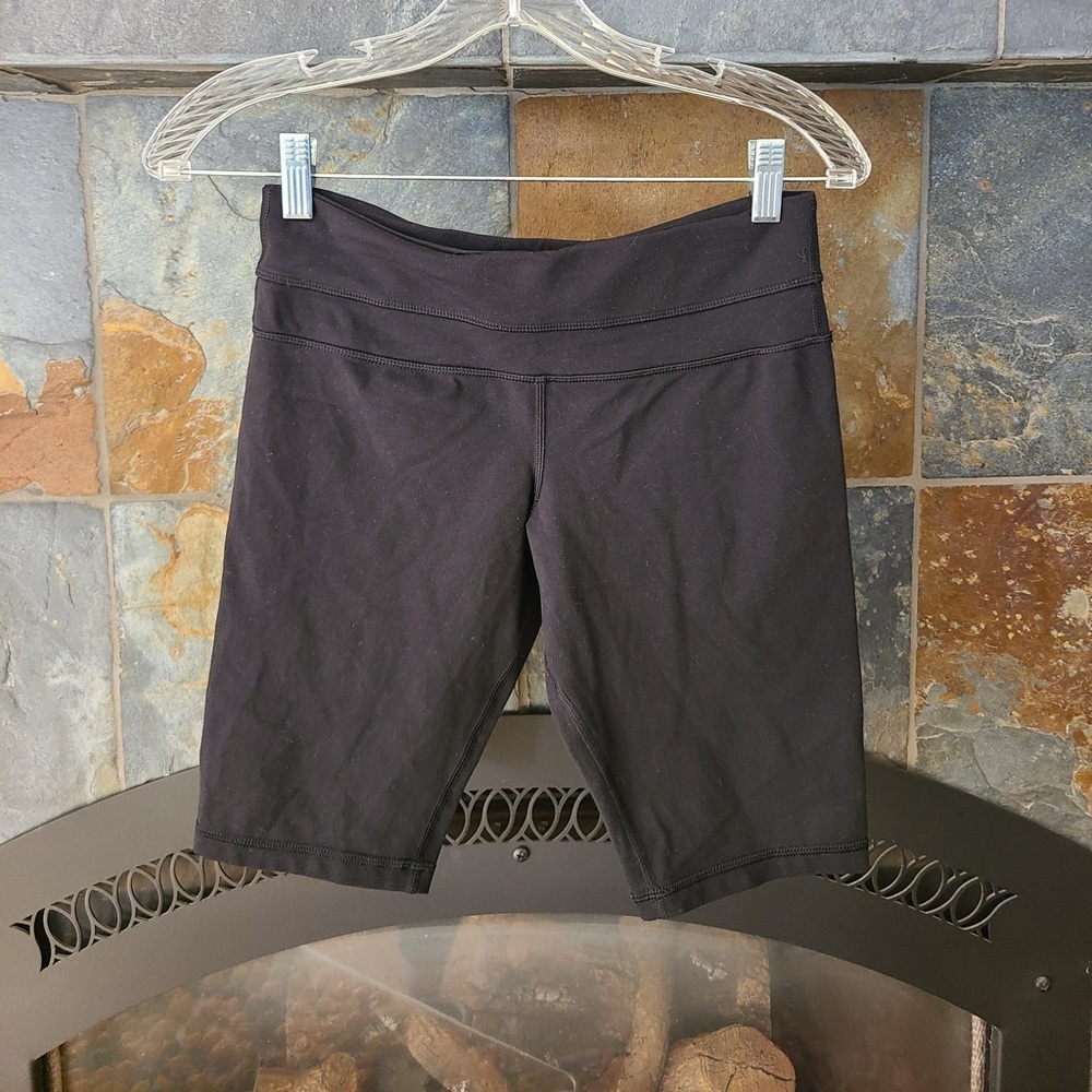 Lululemon Reversible Groove Biker Athletic Shorts size 6 Small Tight Fit Gym